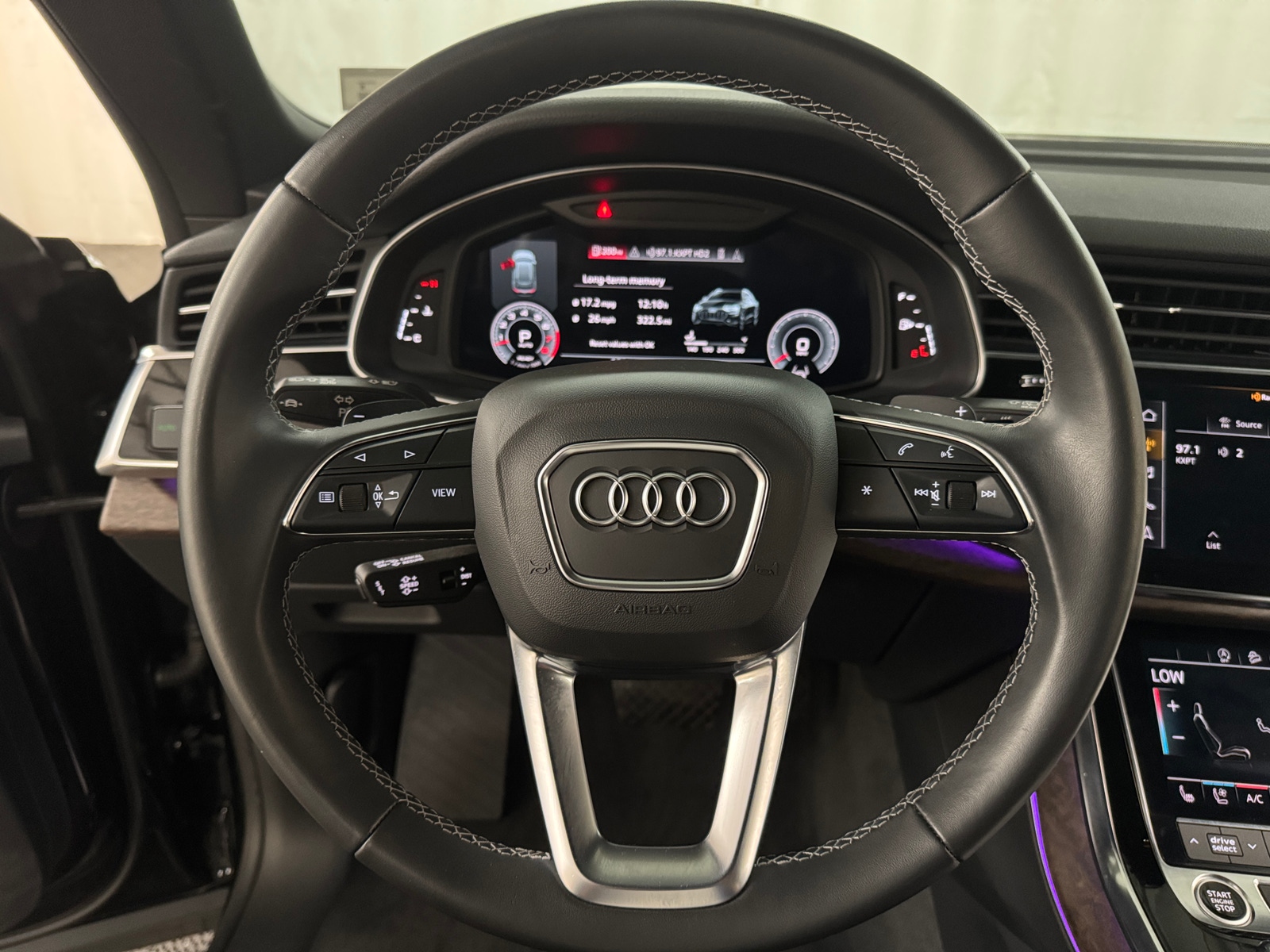 Thumbnail: 2022 Audi Q8 - 4