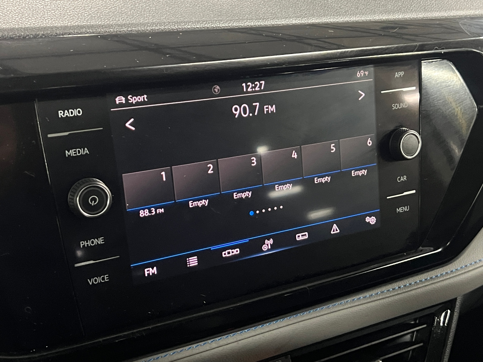 Thumbnail: 2024 Volkswagen Taos - 3