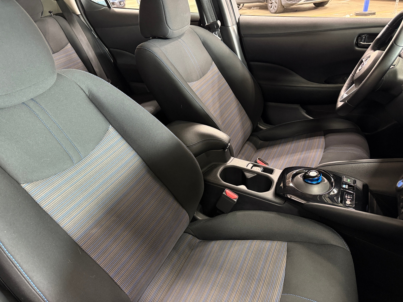 Thumbnail: 2022 Nissan Leaf - 2