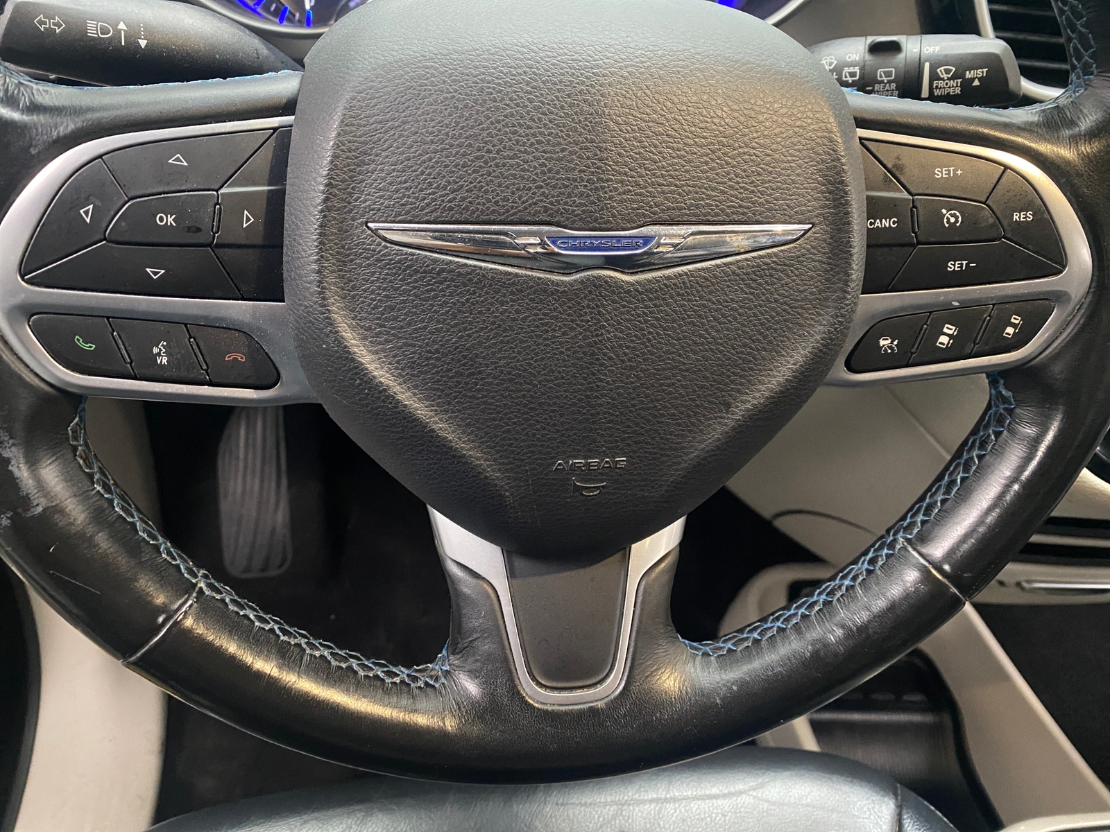 Thumbnail: 2021 Chrysler Pacifica - 4