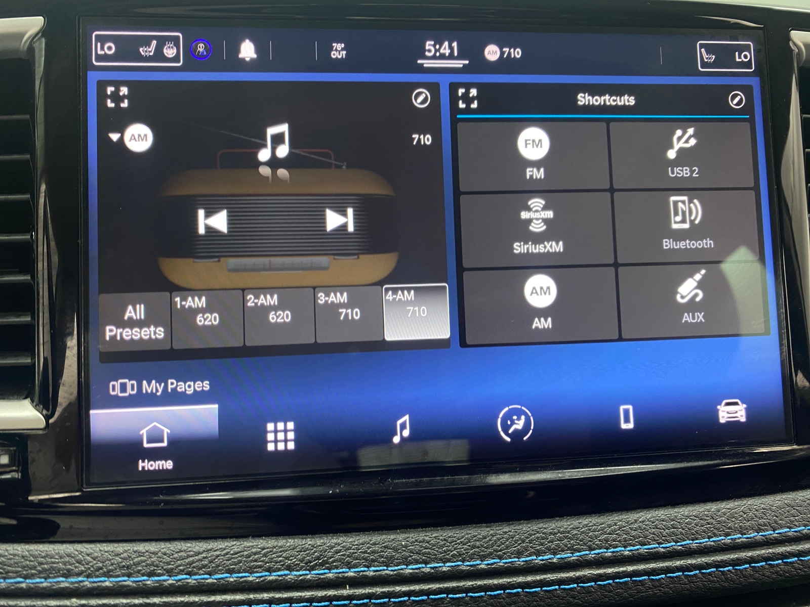 Thumbnail: 2021 Chrysler Pacifica - 3