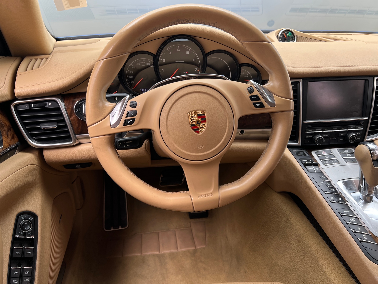 Thumbnail: 2015 Porsche Panamera - 4