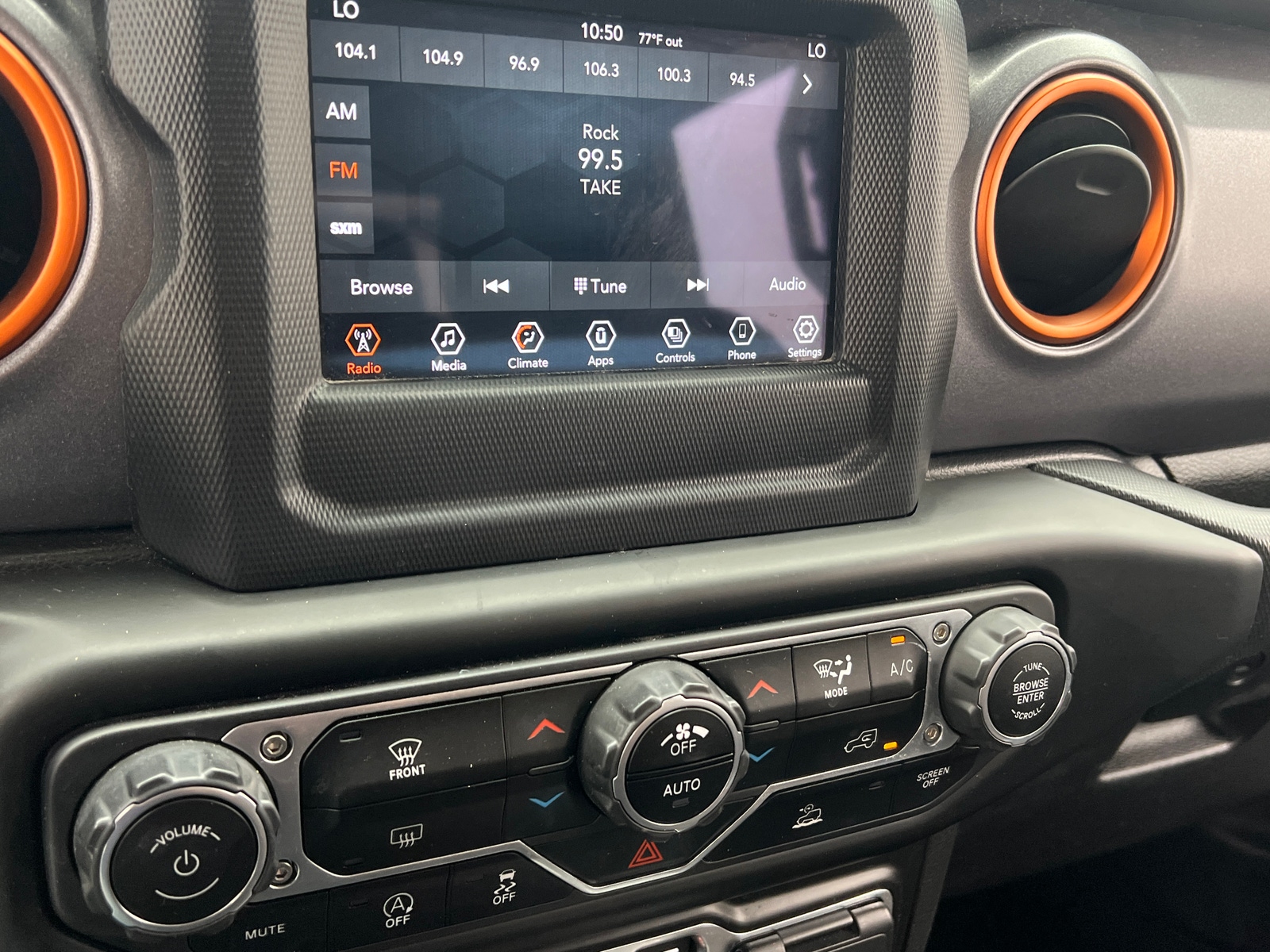 Thumbnail: 2021 Jeep Gladiator - 4
