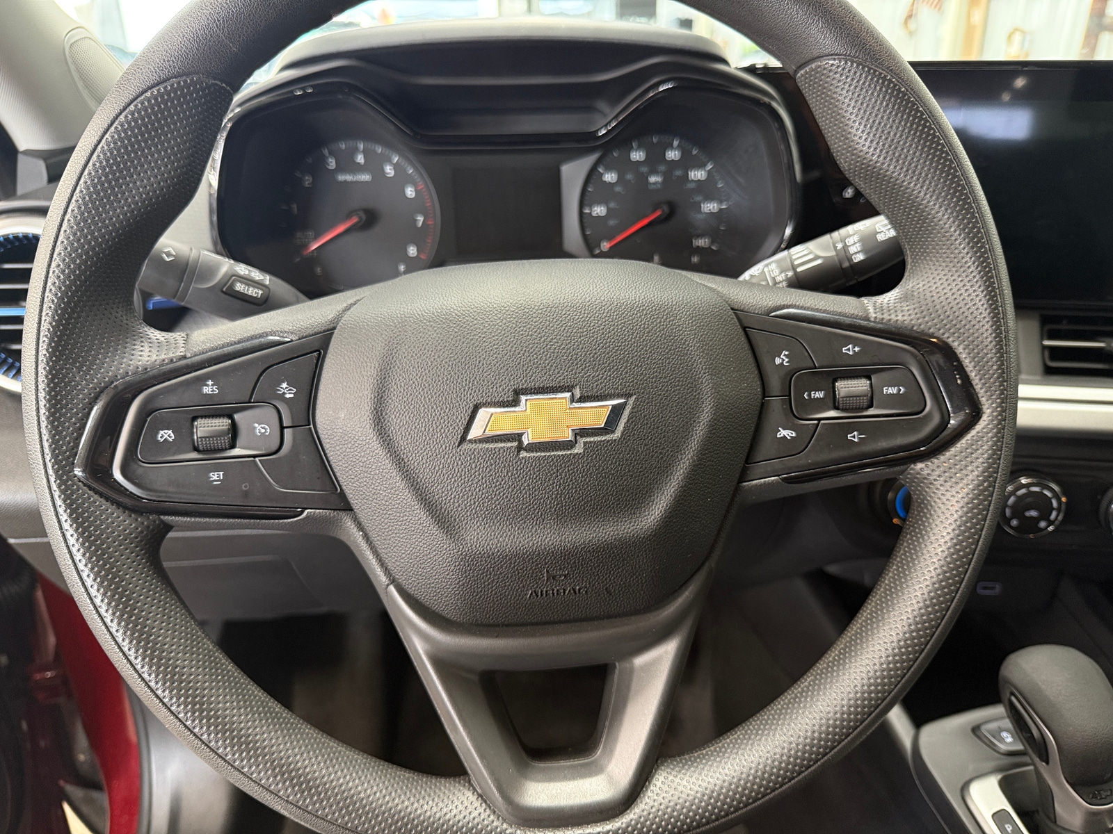 Thumbnail: 2025 Chevrolet Trax - 5