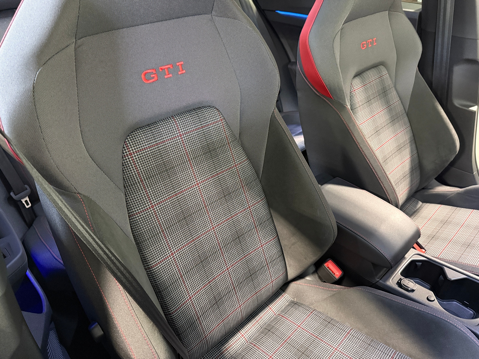 Thumbnail: 2023 Volkswagen Golf - 2
