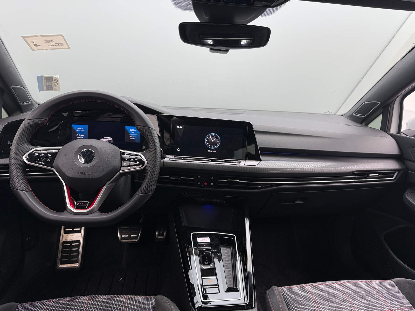 Thumbnail: 2023 Volkswagen Golf - 3