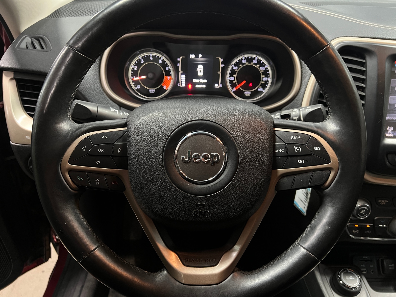 Thumbnail: 2014 Jeep Cherokee - 5