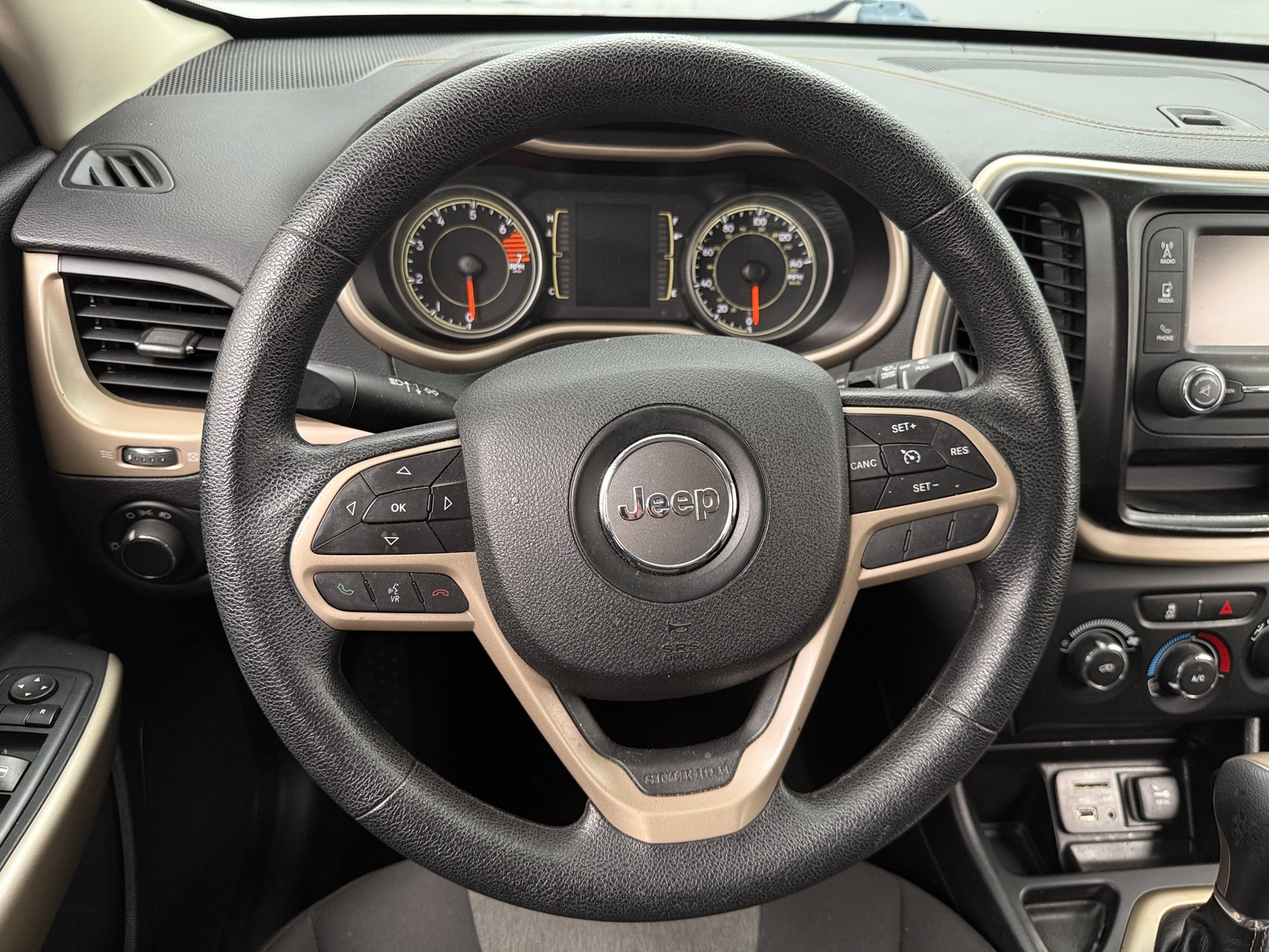 Thumbnail: 2017 Jeep Cherokee - 5