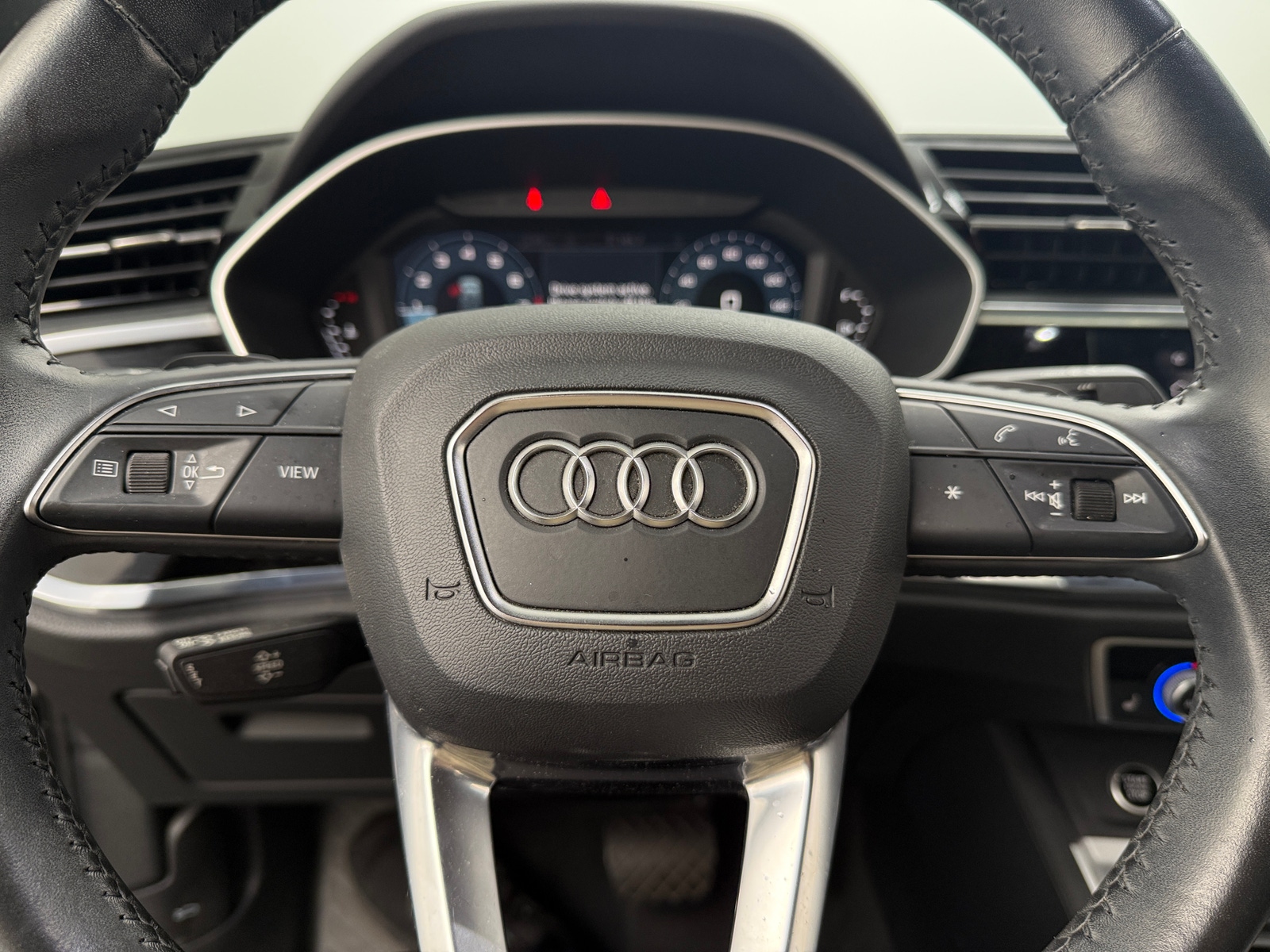 Thumbnail: 2021 Audi Q3 - 4