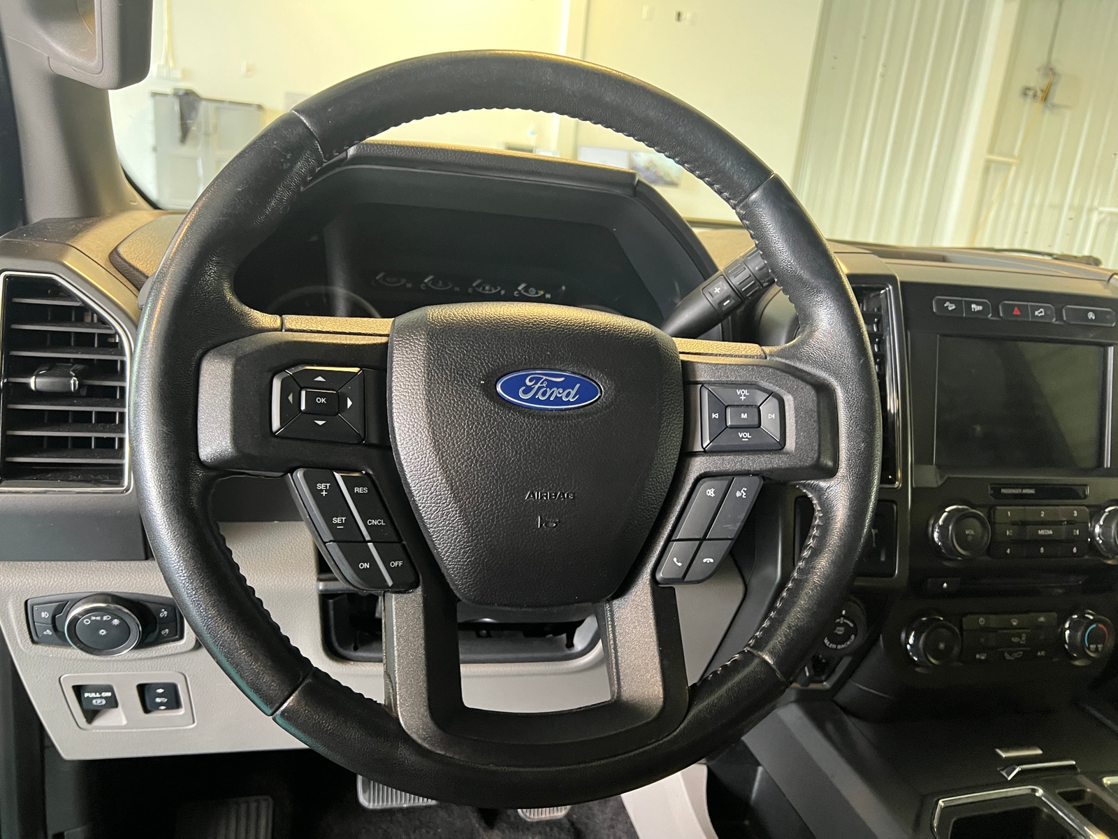 Thumbnail: 2018 Ford Econoline - 5