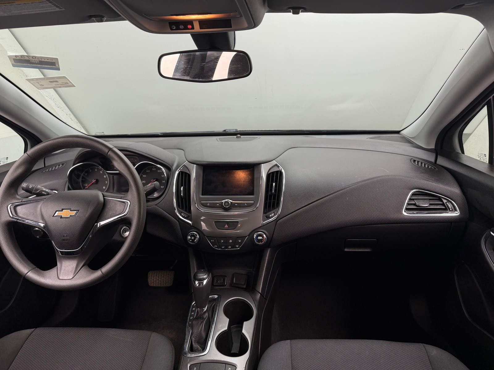 Thumbnail: 2019 Chevrolet Cruze - 3