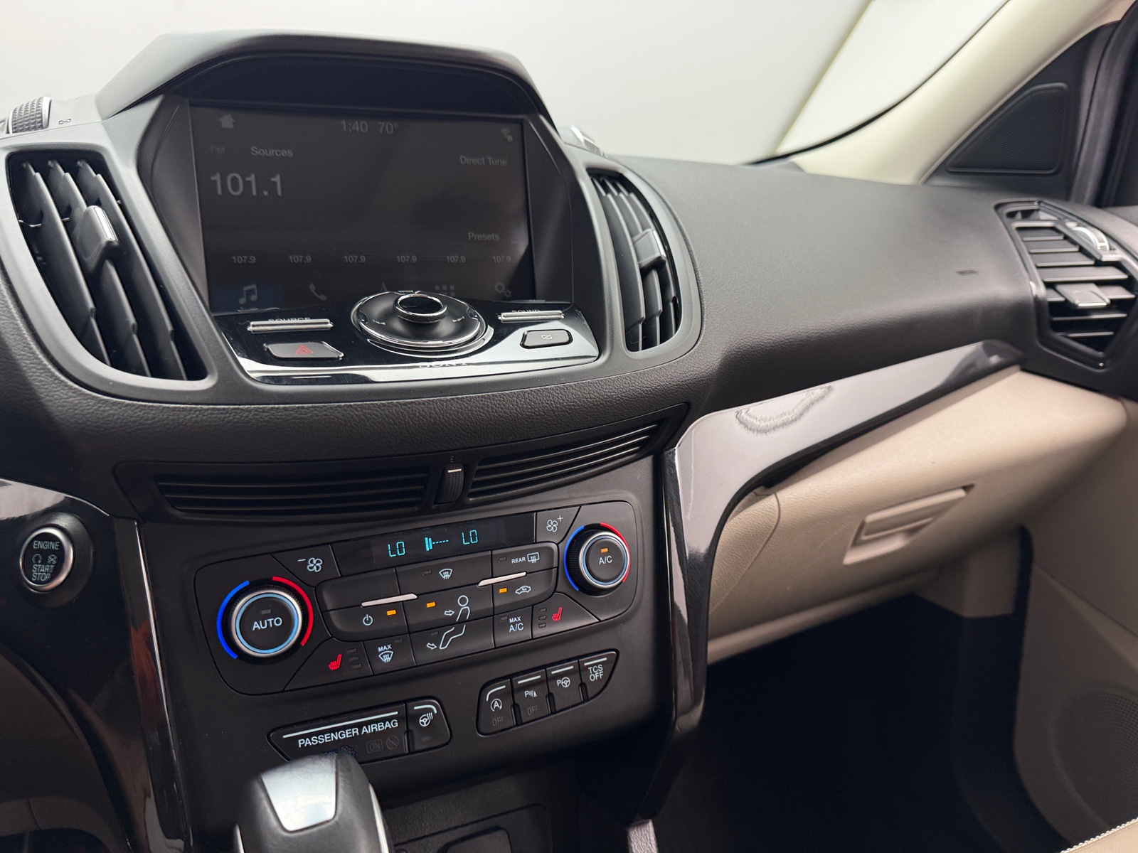 Thumbnail: 2019 Ford Escape - 3