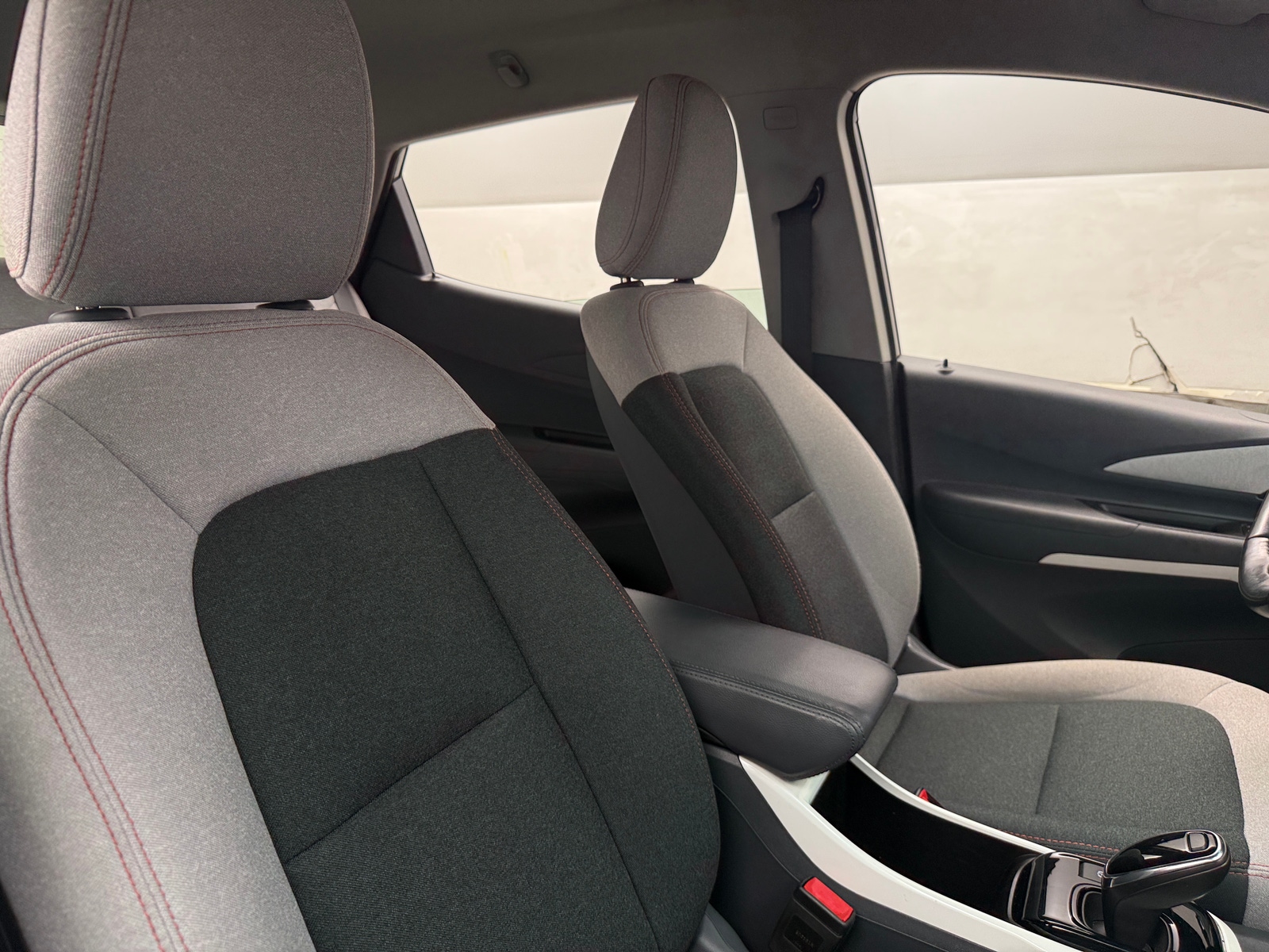Thumbnail: 2019 Chevrolet Bolt EV - 2