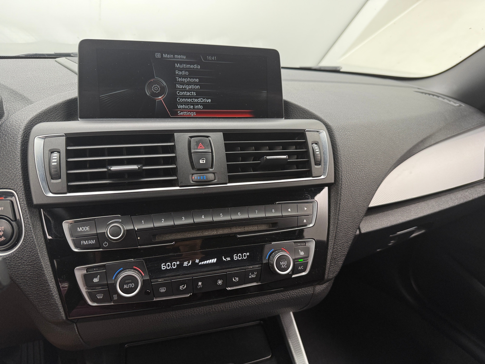 Thumbnail: 2016 BMW 2 Series - 3