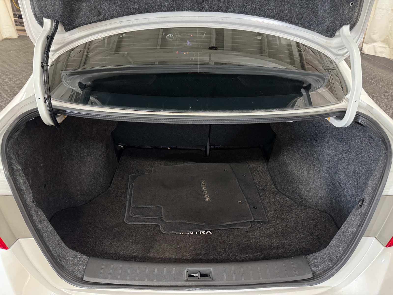 Thumbnail: 2017 Nissan Sentra - 7