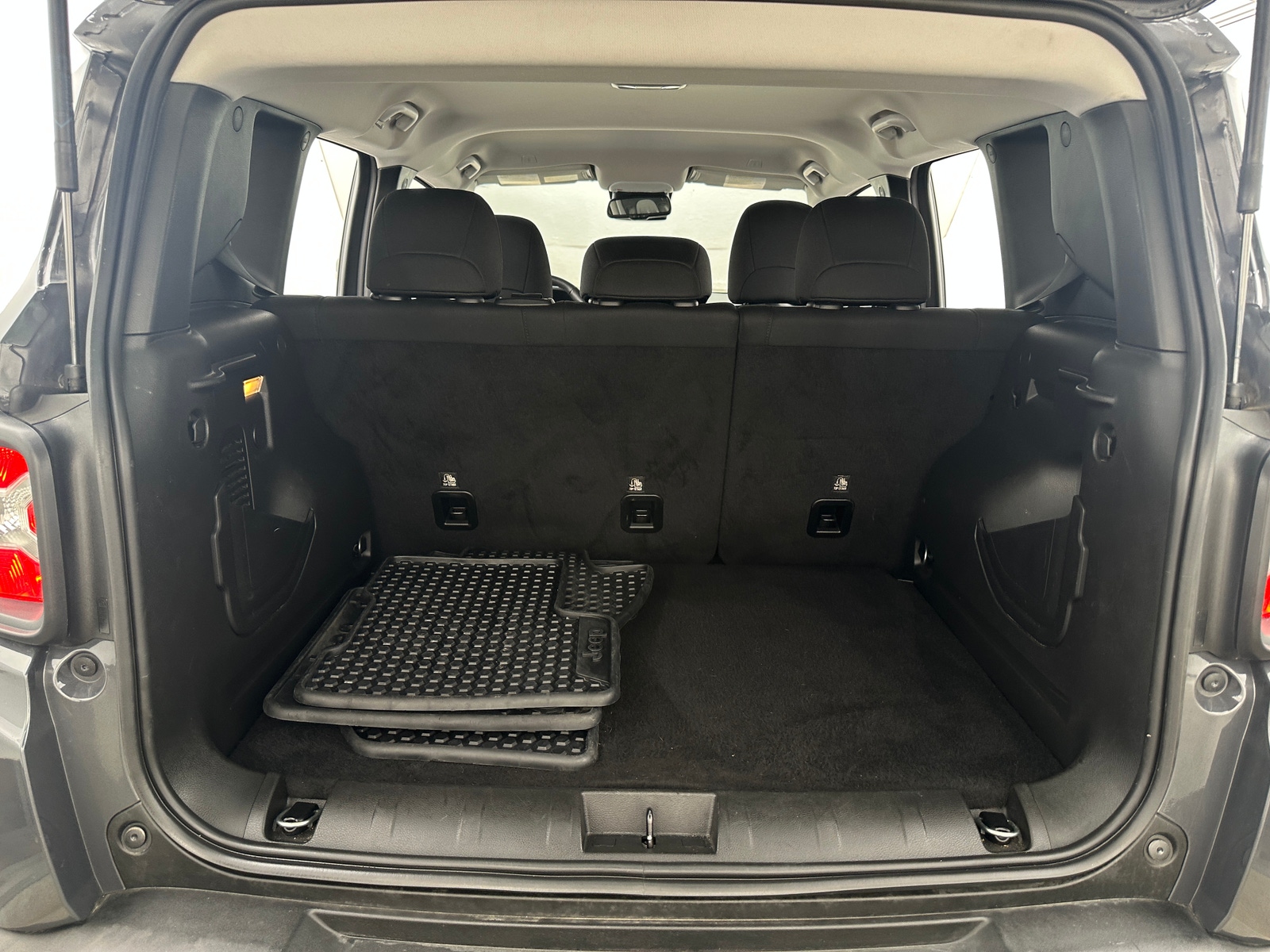 Thumbnail: 2023 Jeep Renegade - 7