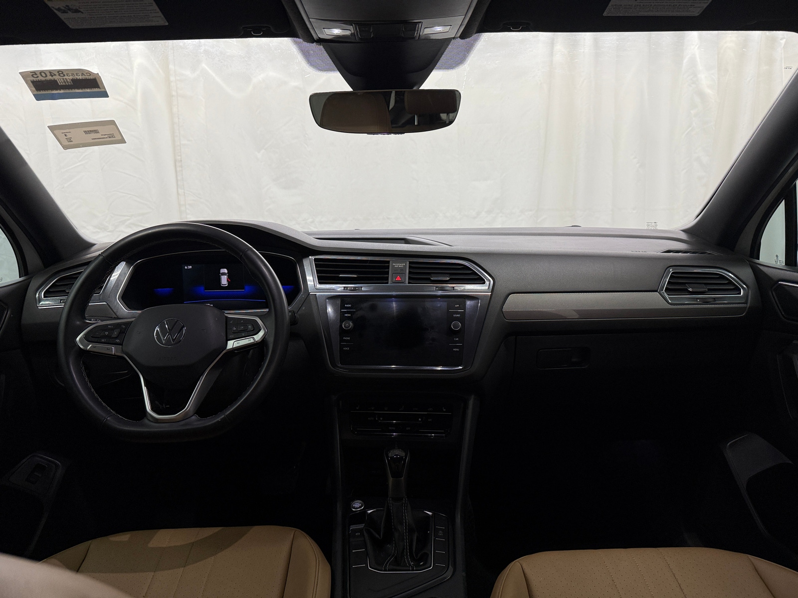 Thumbnail: 2022 Volkswagen Tiguan - 2