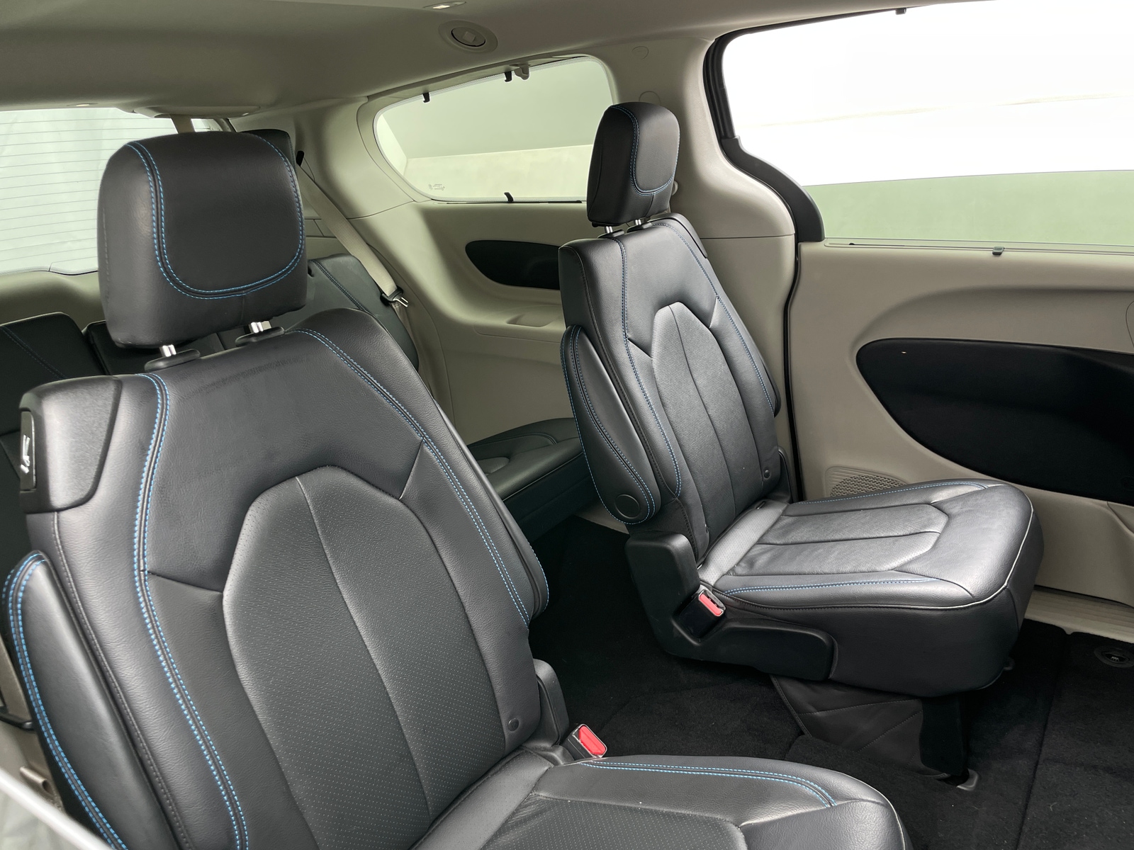 Thumbnail: 2021 Chrysler Pacifica - 5