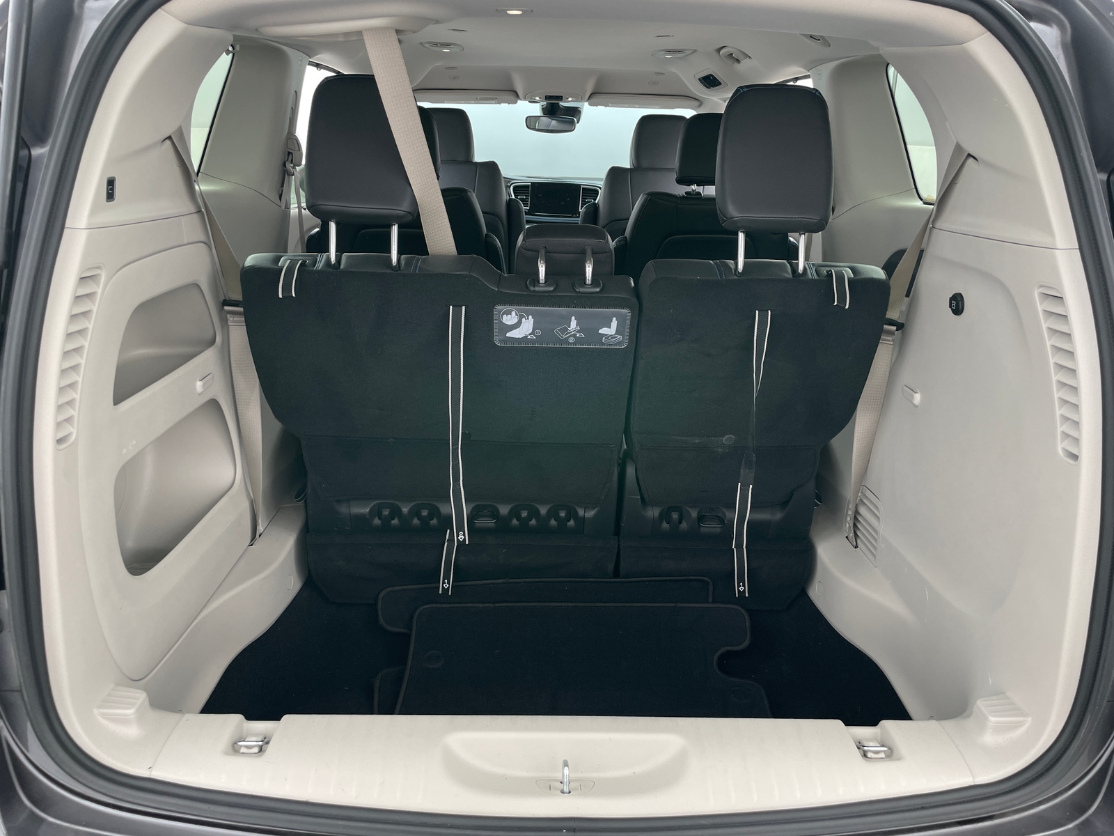 Thumbnail: 2021 Chrysler Pacifica - 6