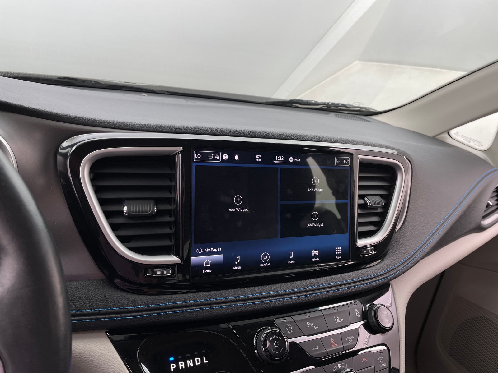 Thumbnail: 2021 Chrysler Pacifica - 3