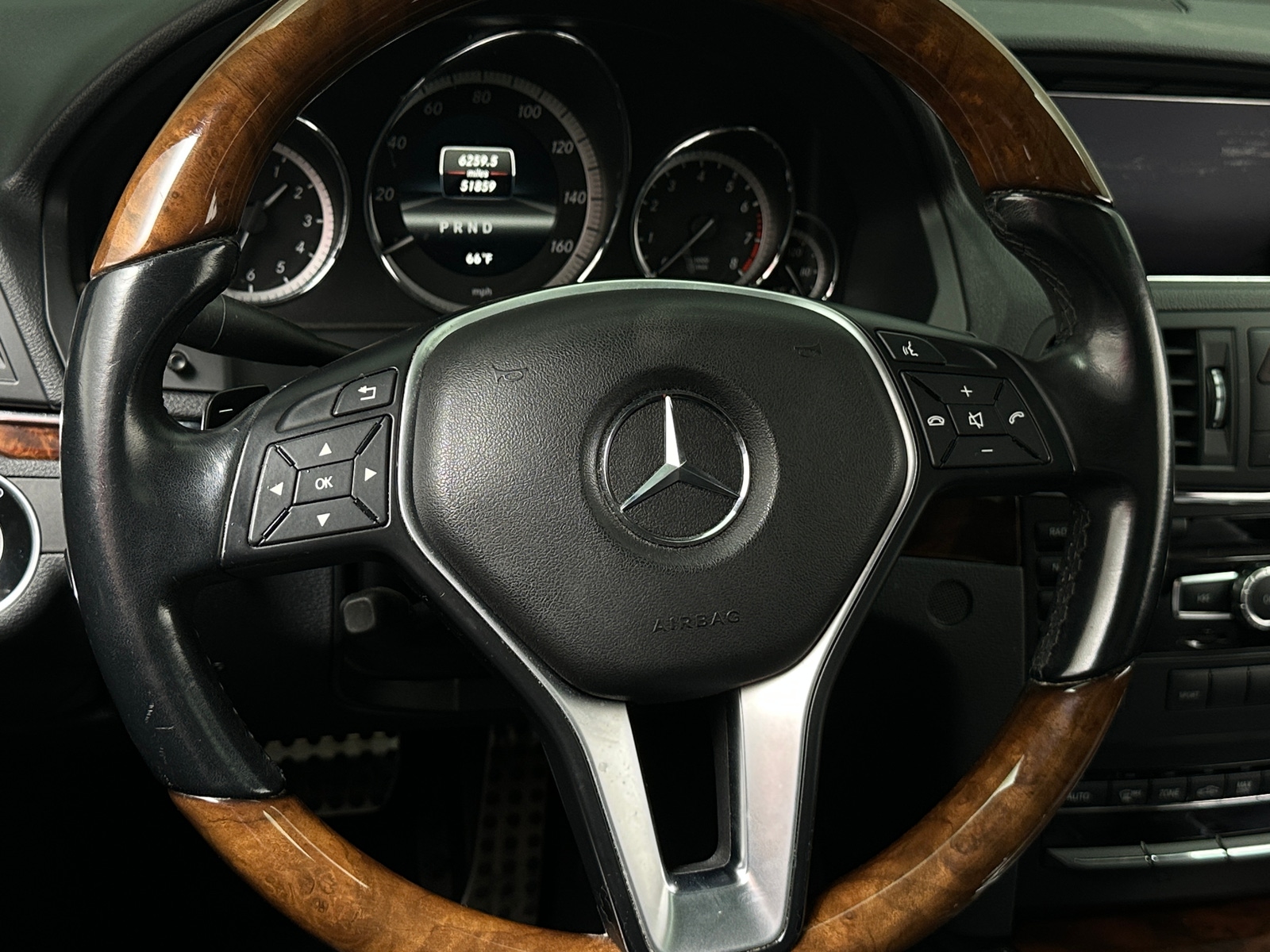 Thumbnail: 2013 Mercedes-Benz E-Class - 3
