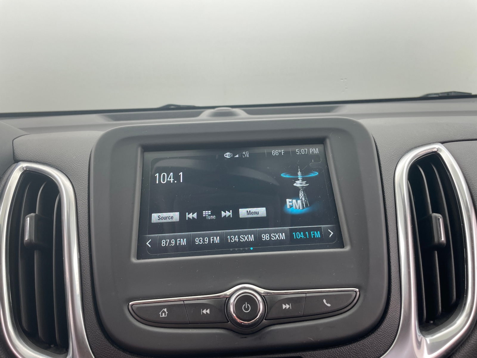 Thumbnail: 2018 Chevrolet Equinox - 4