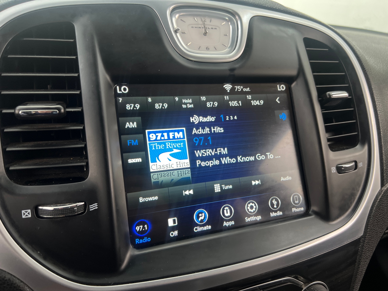 Thumbnail: 2019 Chrysler 300 - 4