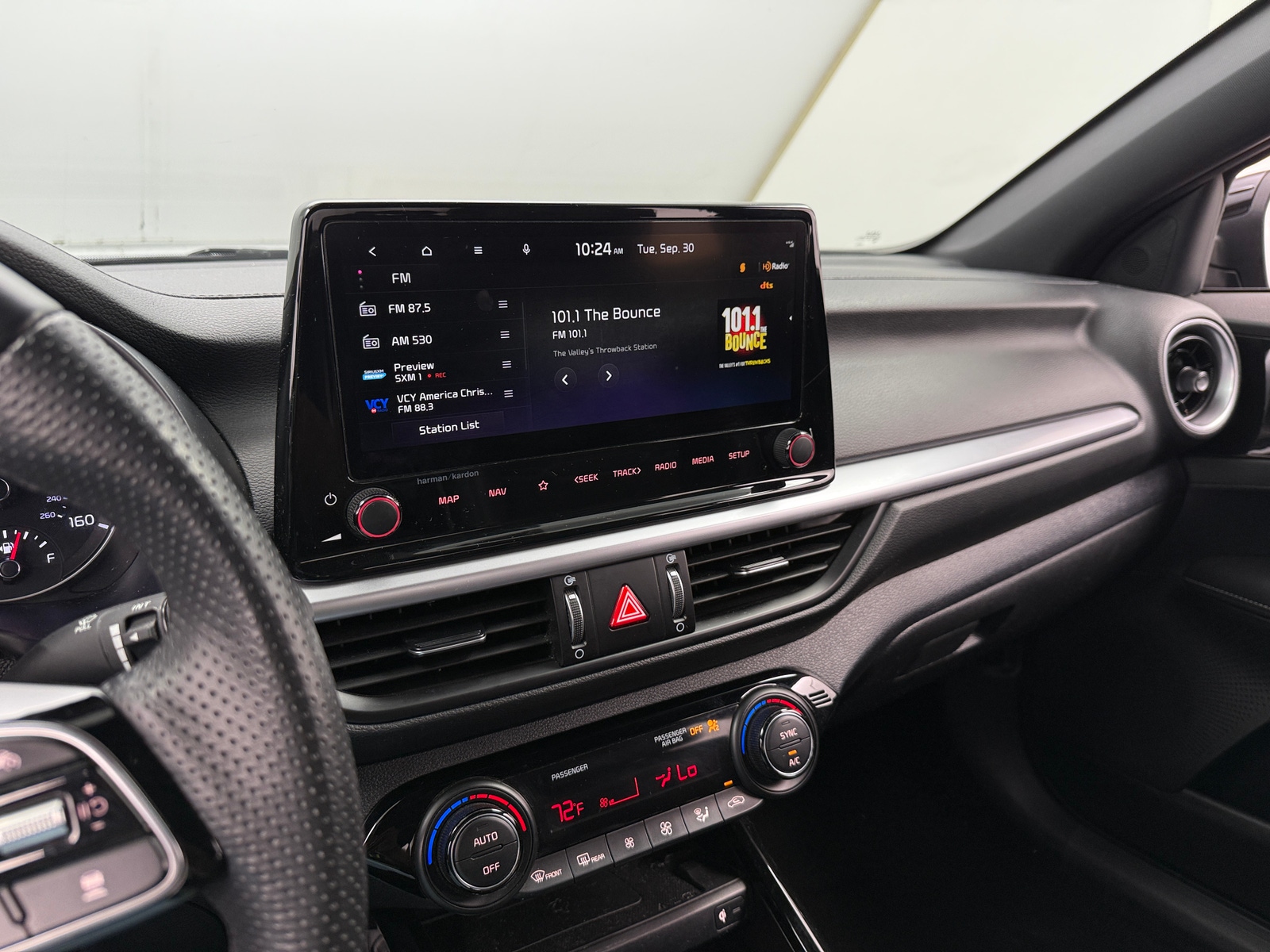 Thumbnail: 2024 Kia Forte - 4