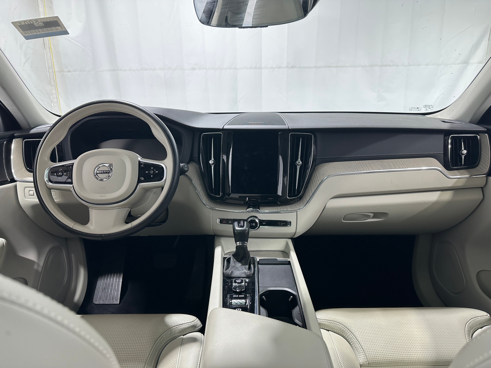 Thumbnail: 2021 Volvo XC60 - 2