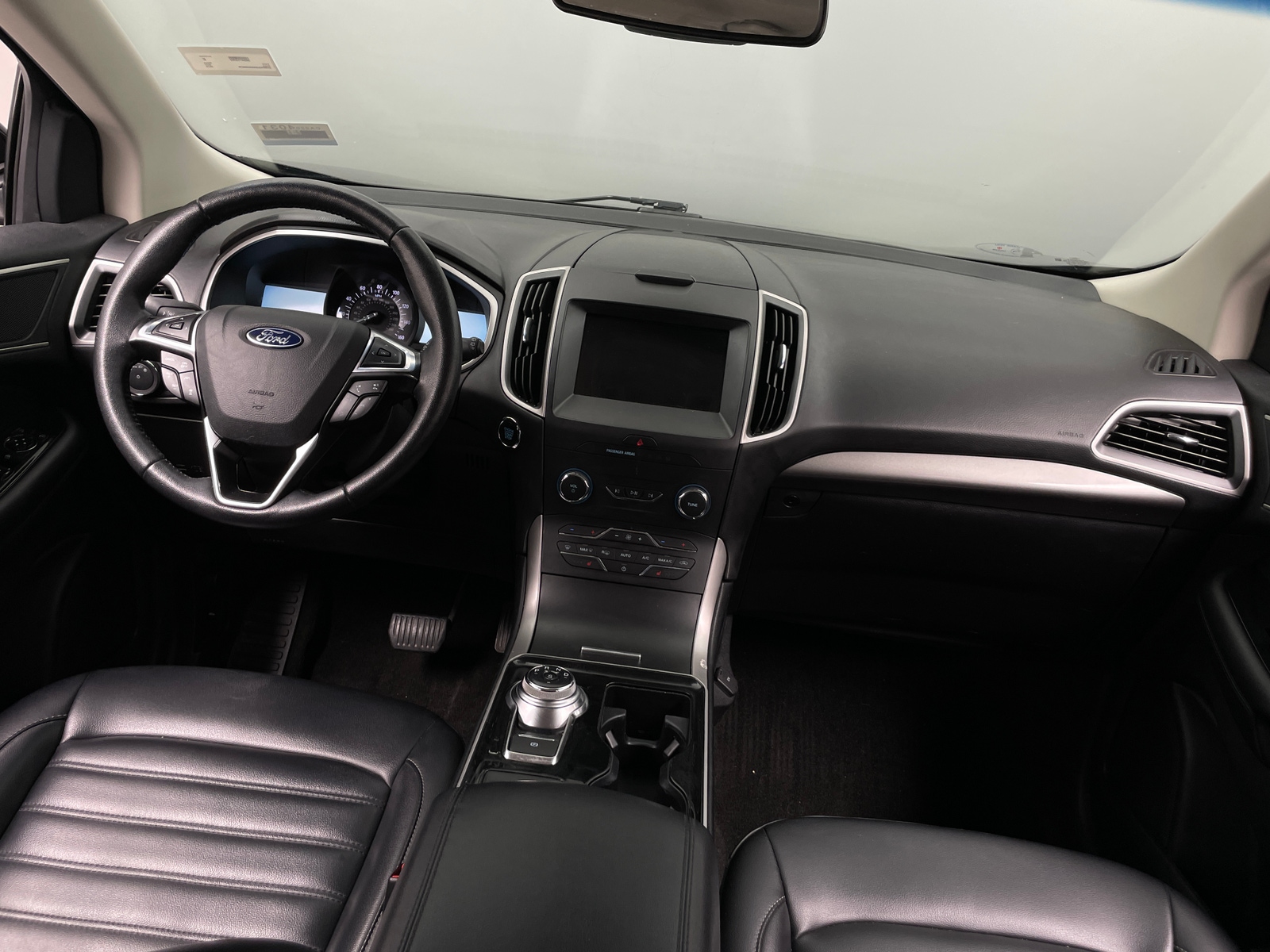 Thumbnail: 2019 Ford Edge - 2