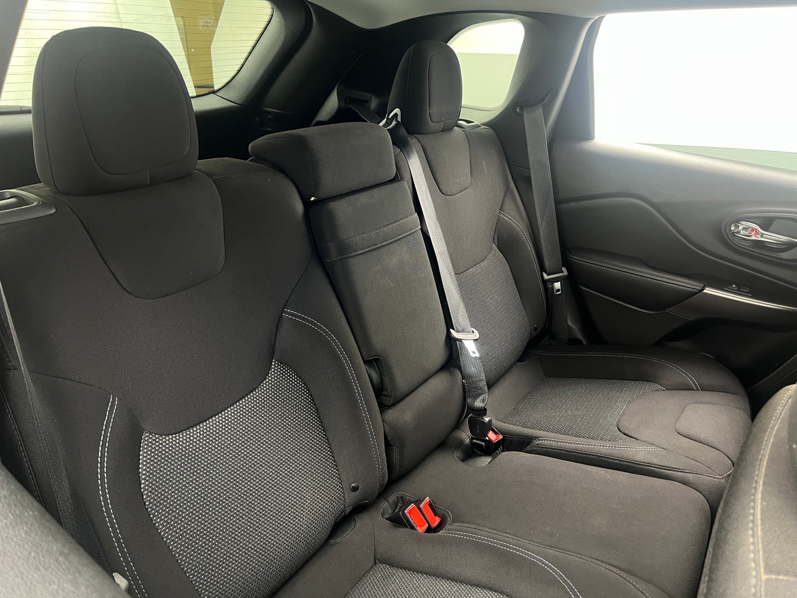 Thumbnail: 2019 Jeep Cherokee - 6