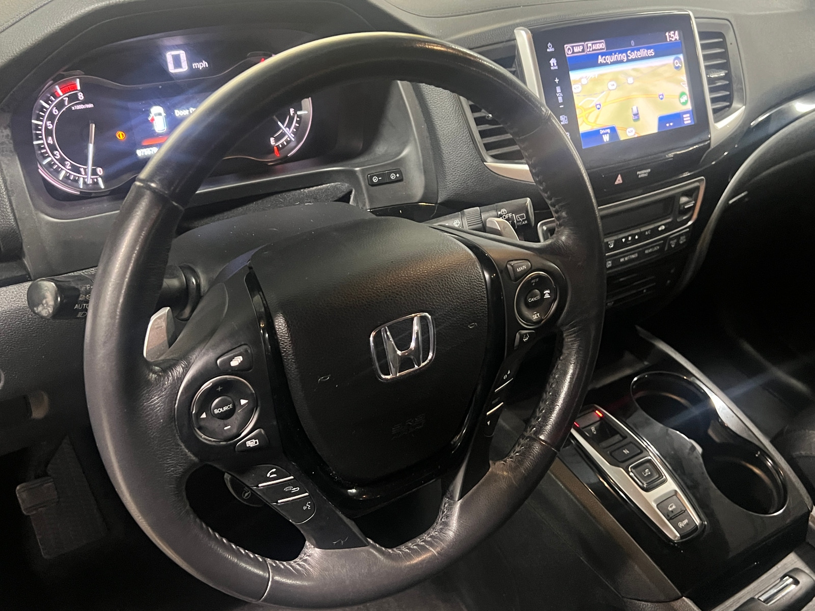 Thumbnail: 2017 Honda Pilot - 4