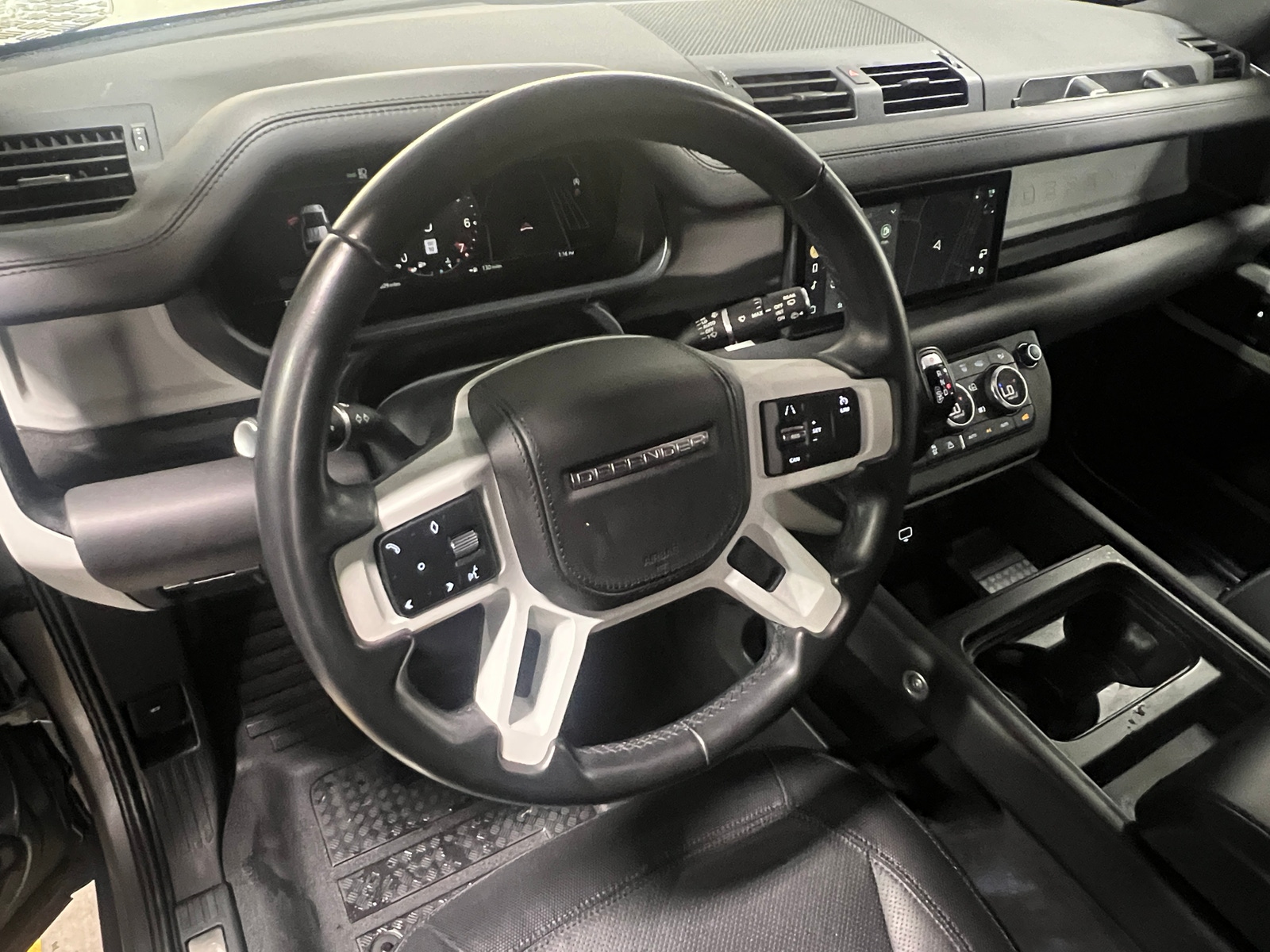 Thumbnail: 2023 Land Rover Defender - 4