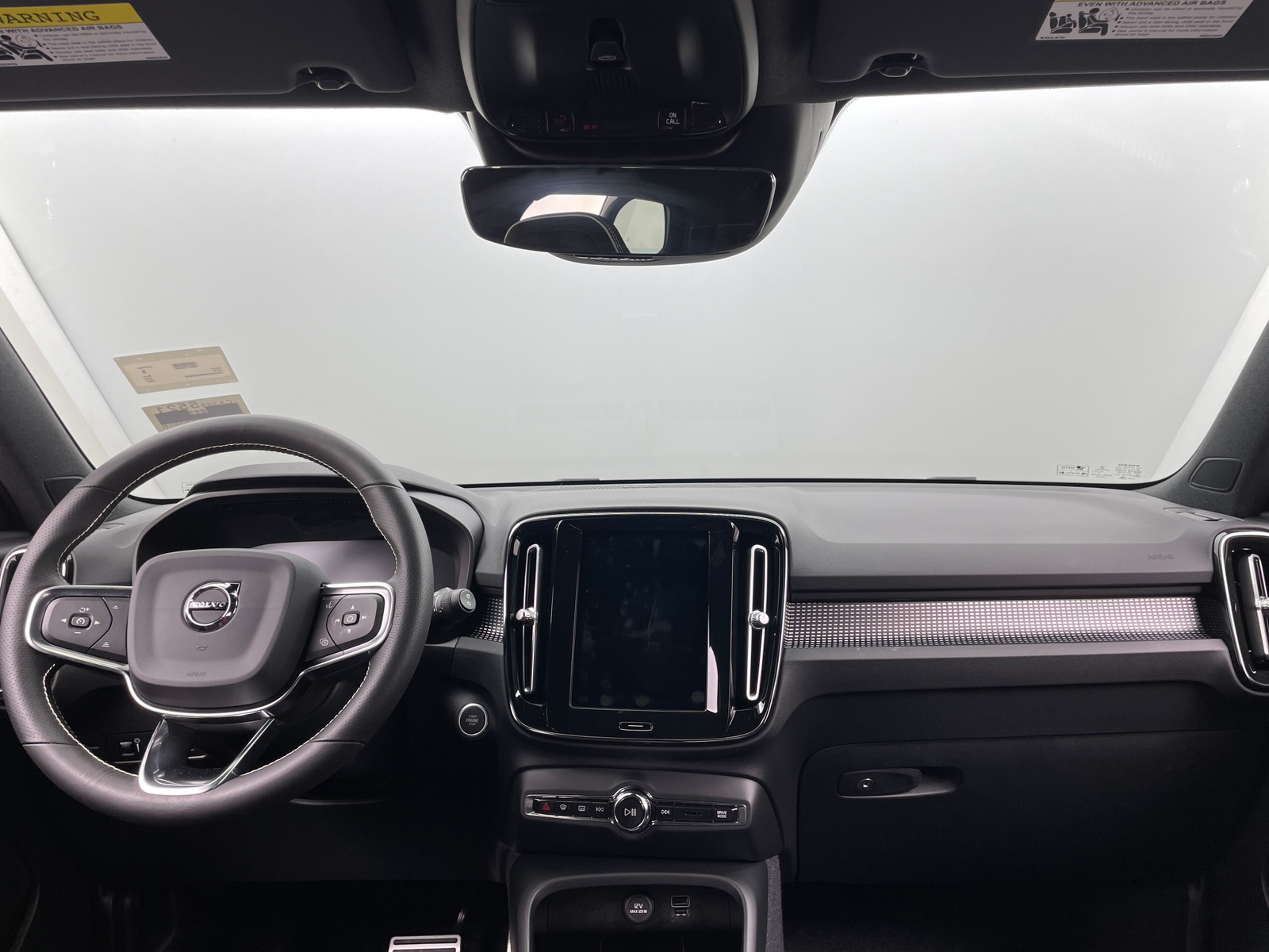 Thumbnail: 2021 Volvo XC40 - 2