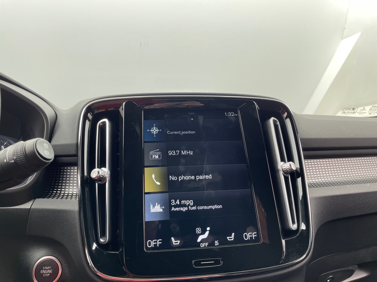 Thumbnail: 2021 Volvo XC40 - 3
