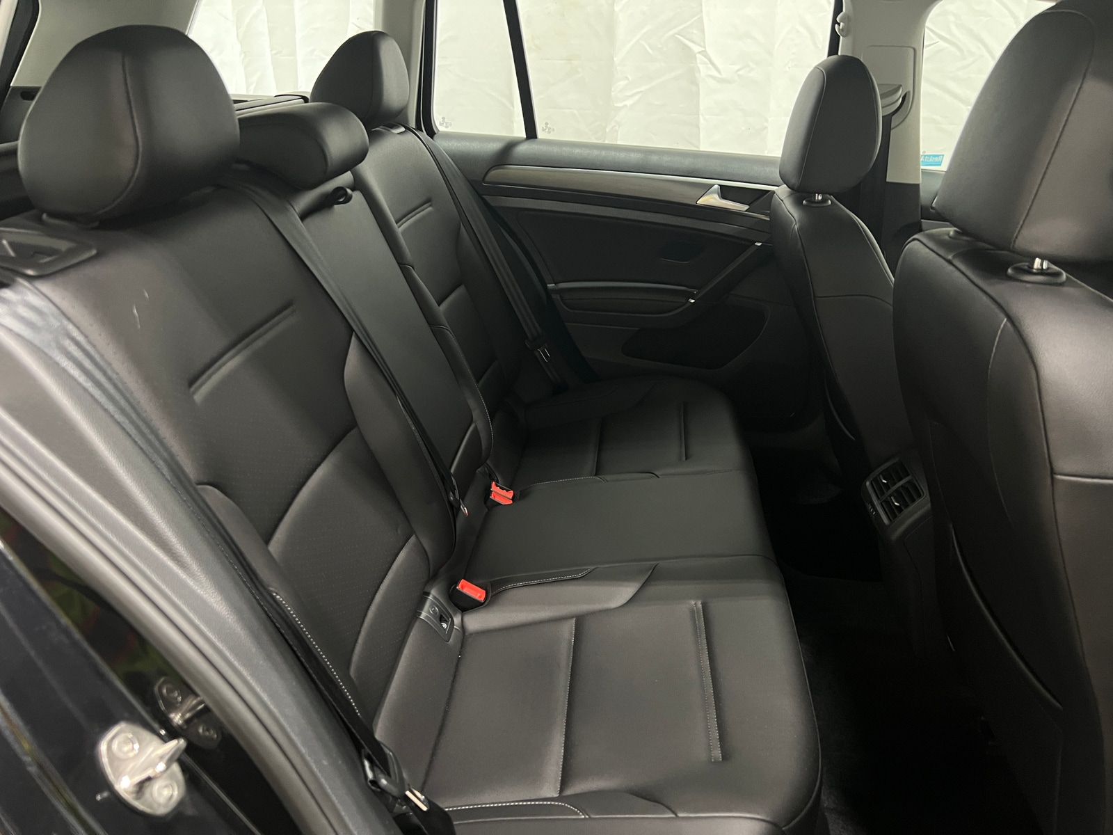 Thumbnail: 2018 Volkswagen e-Golf - 5