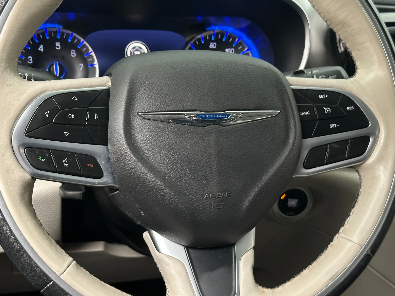 Thumbnail: 2019 Chrysler Pacifica - 4