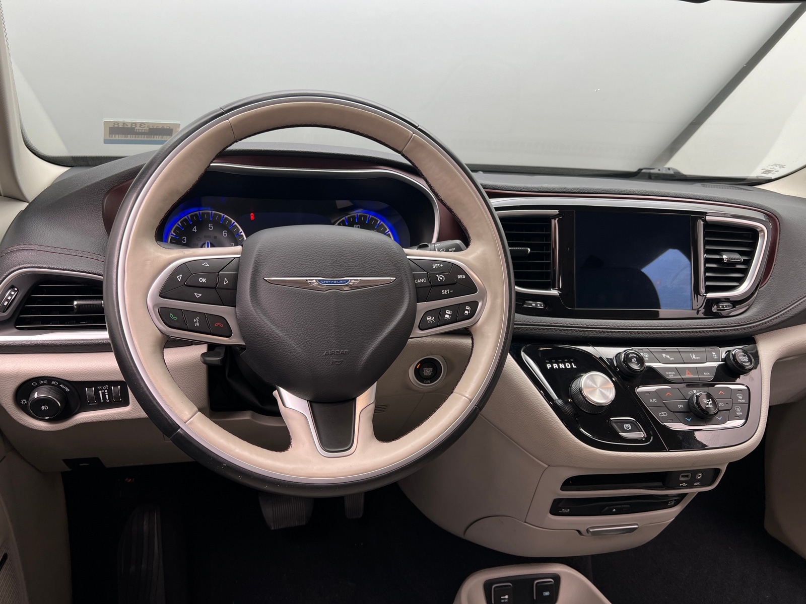 Thumbnail: 2017 Chrysler Pacifica - 4