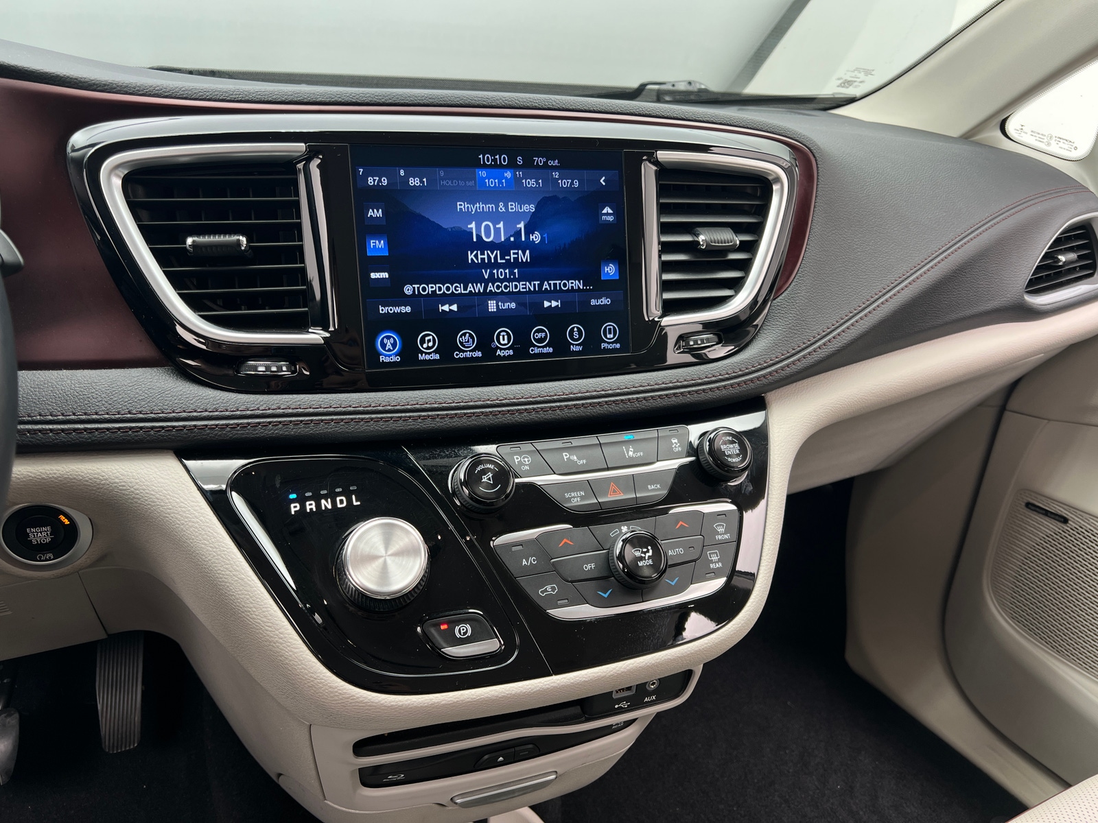 Thumbnail: 2017 Chrysler Pacifica - 3