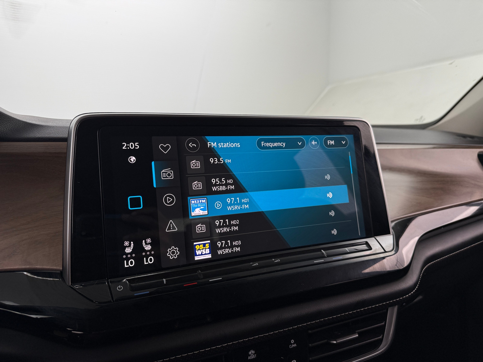 Thumbnail: 2024 Volkswagen Atlas - 3