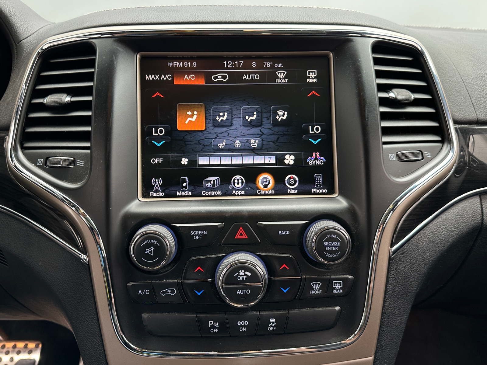 Thumbnail: 2015 Jeep Grand Cherokee - 3