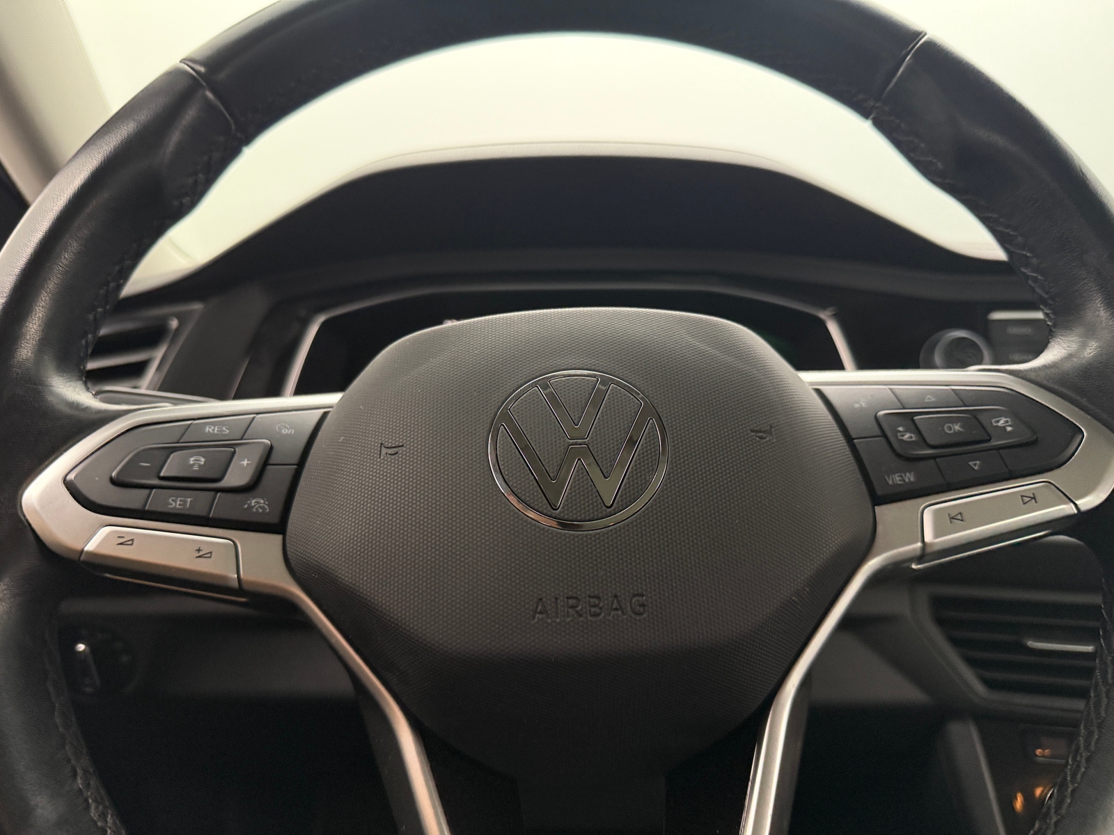 Thumbnail: 2023 Volkswagen Jetta - 4