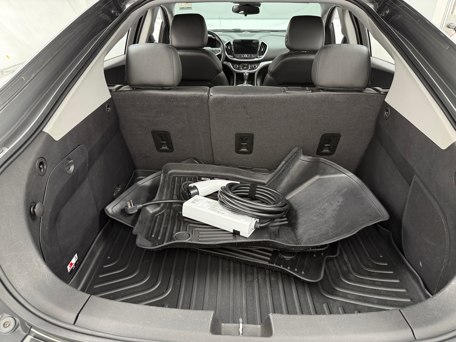 Thumbnail: 2017 Chevrolet Volt - 6