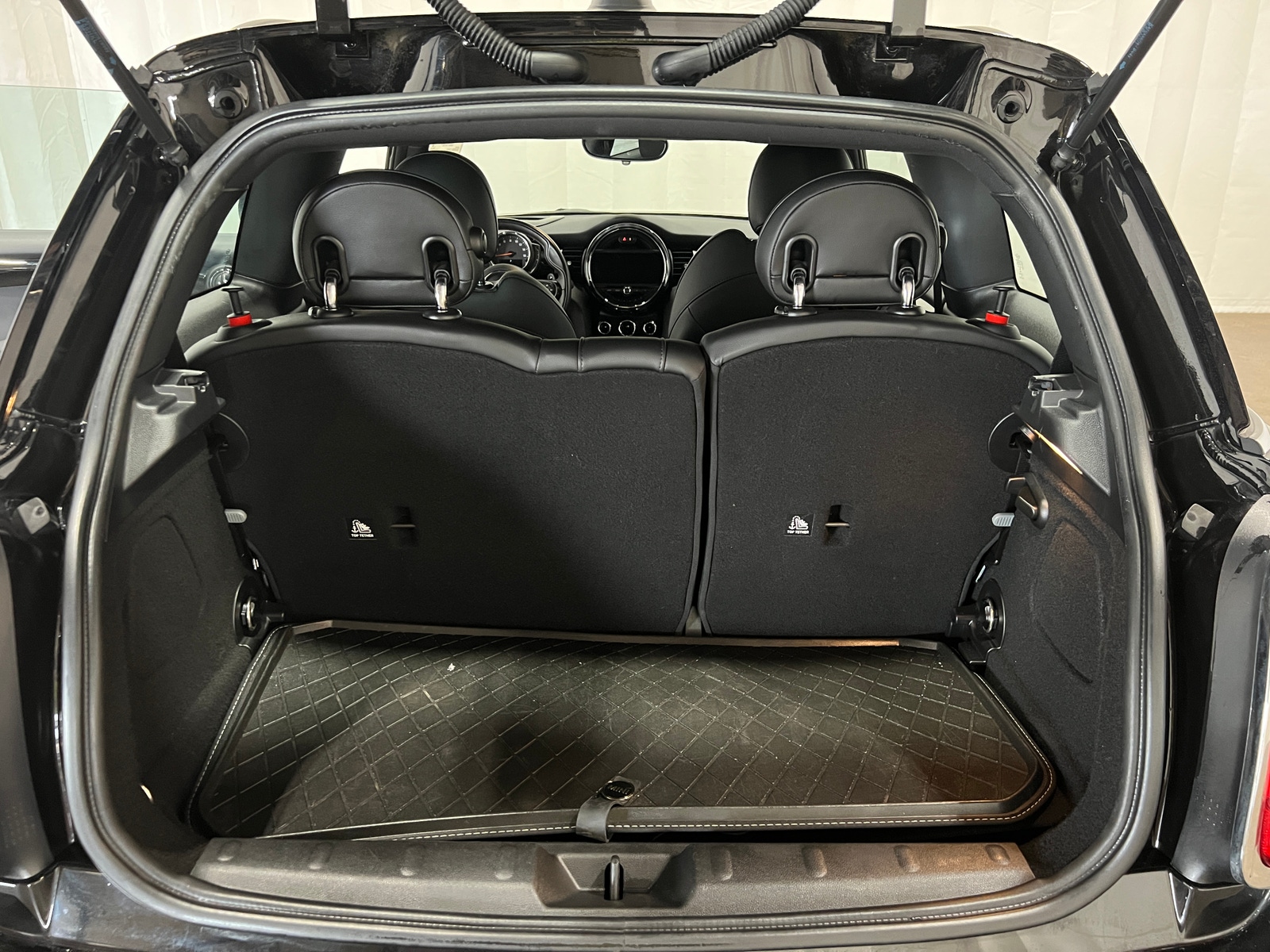 Thumbnail: 2019 MINI Cooper Hardtop - 6