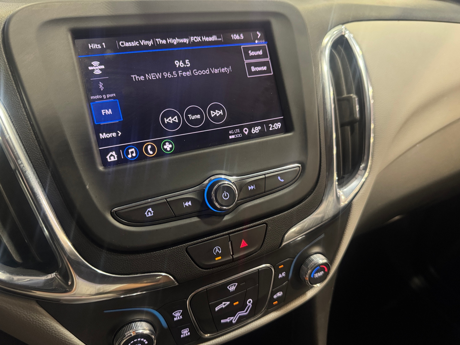 Thumbnail: 2023 Chevrolet Equinox - 4