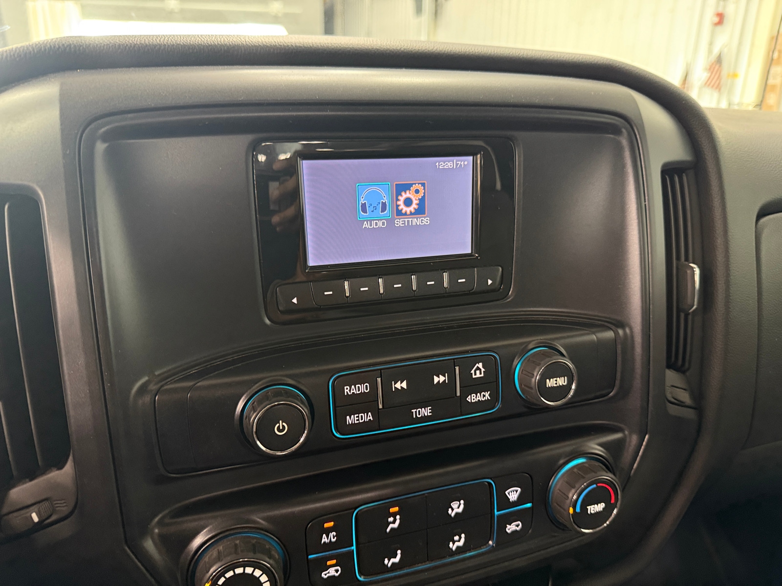 Thumbnail: 2014 Chevrolet Silverado 1500 - 4