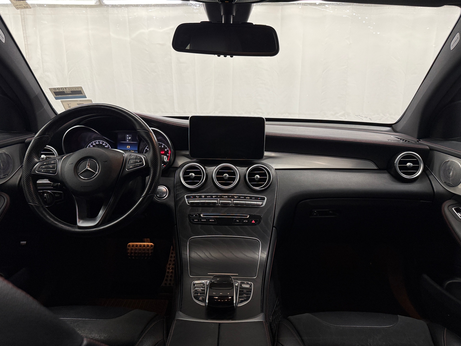 Thumbnail: 2019 Mercedes-Benz GLC - 2