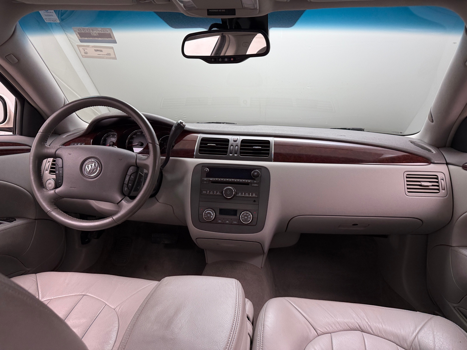 Thumbnail: 2010 Buick Lucerne - 3