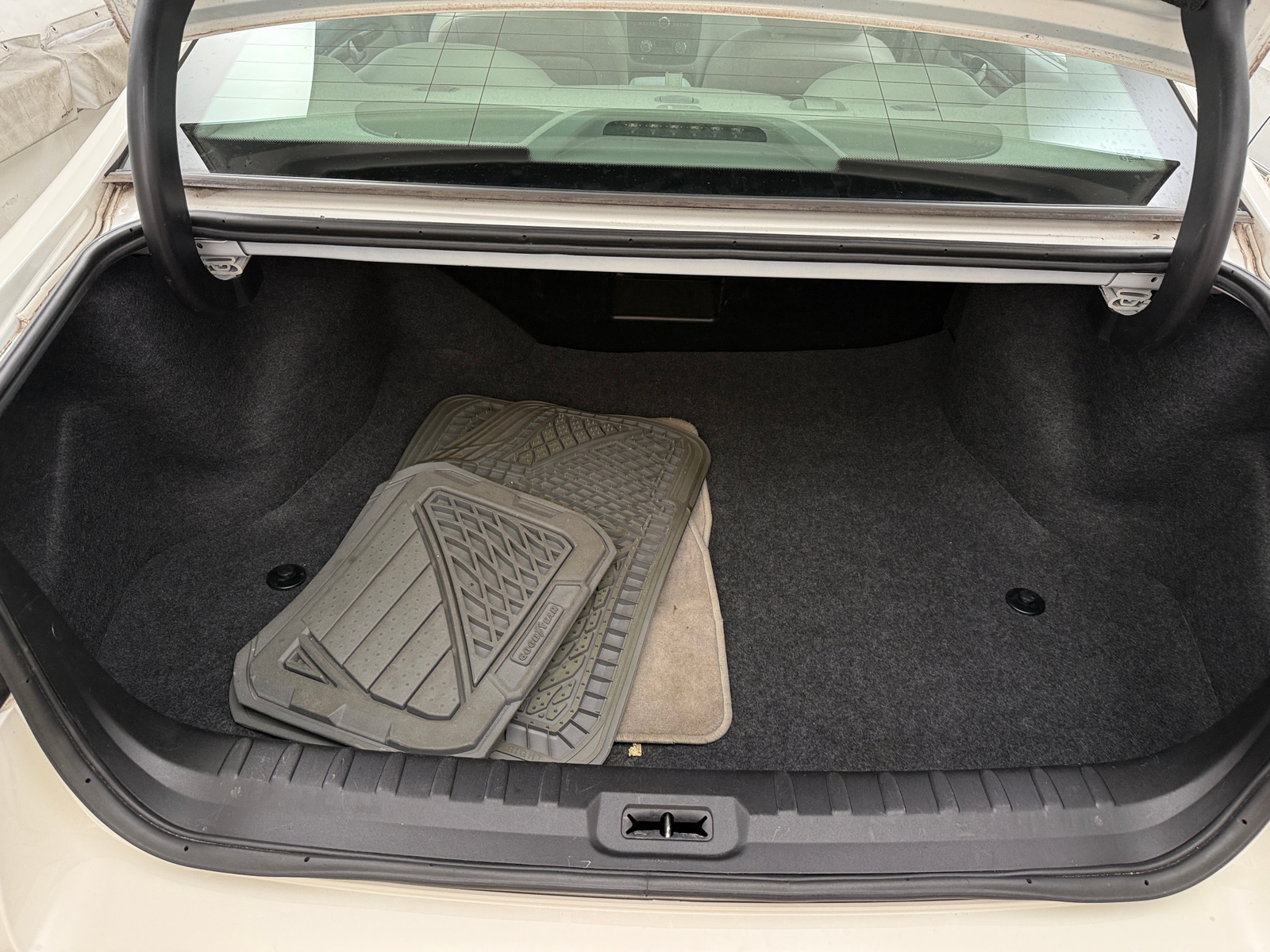 Thumbnail: 2010 Buick Lucerne - 7