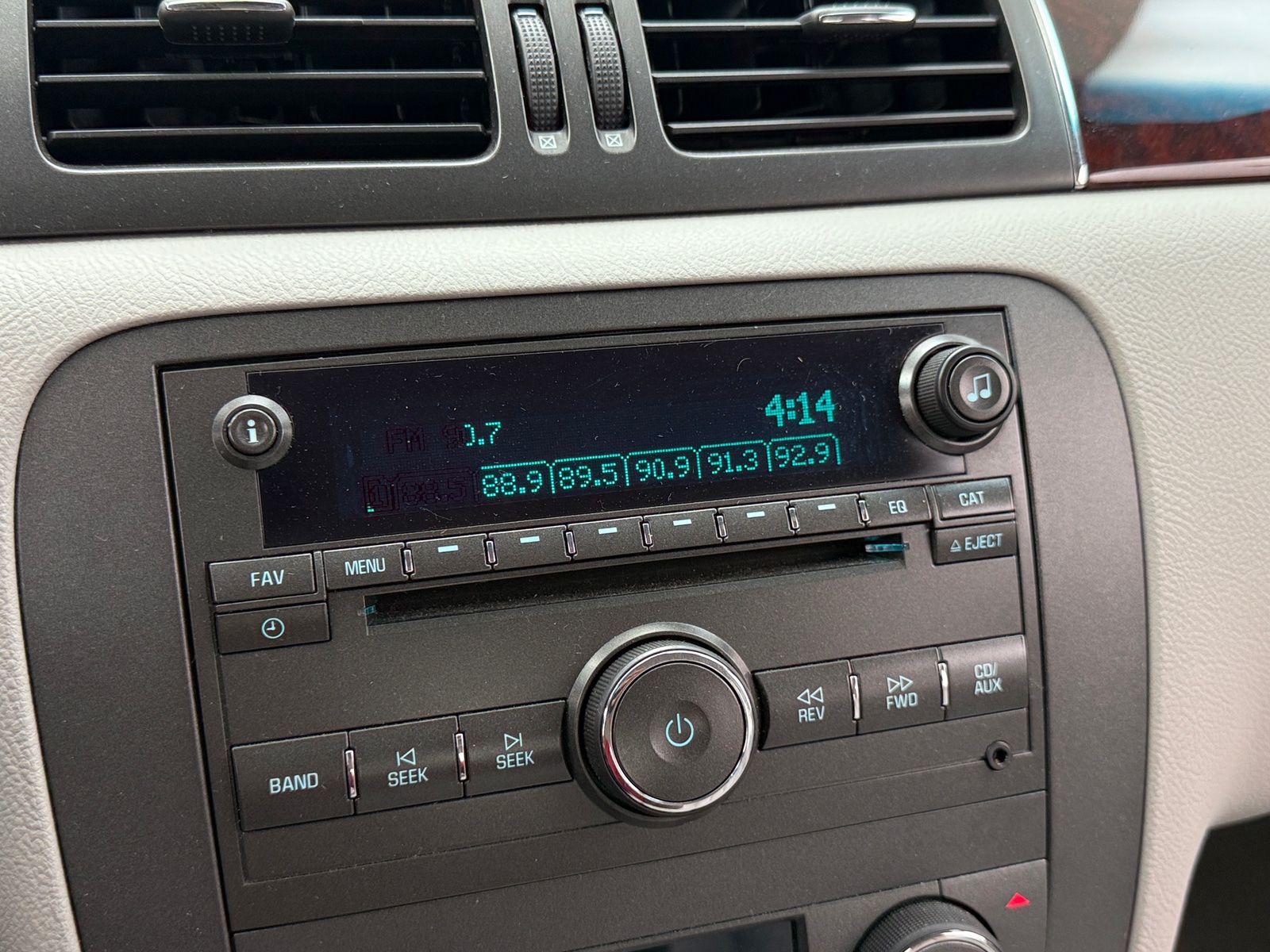 Thumbnail: 2010 Buick Lucerne - 4